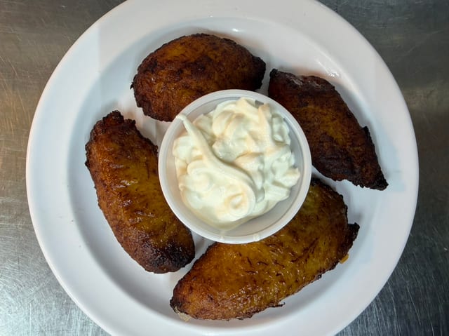 Fried Platanos (Fried Plantains).